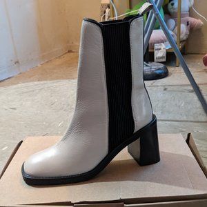 ASOS DESIGN Ratings leather chelsea boots in off white - UK SIZE 5/US SIZE 7